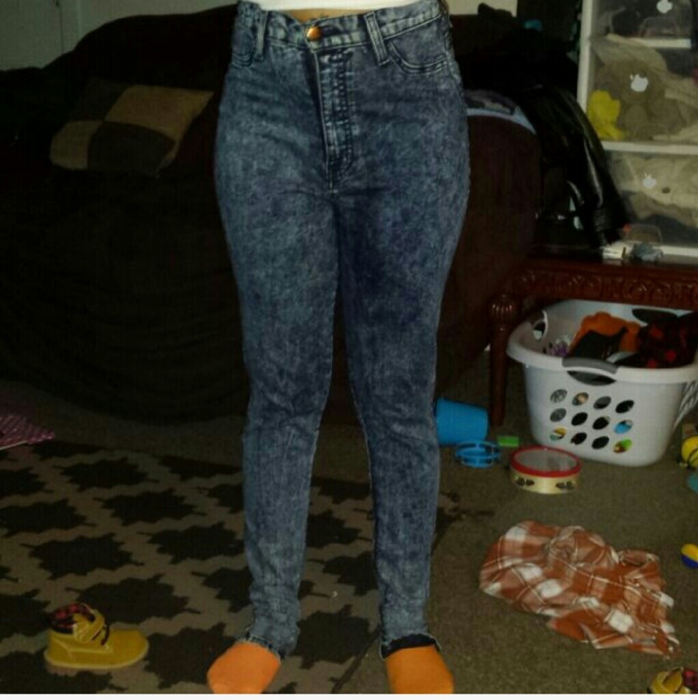 (SOLD) Vibrant m.i.u high waisted jeans size 11