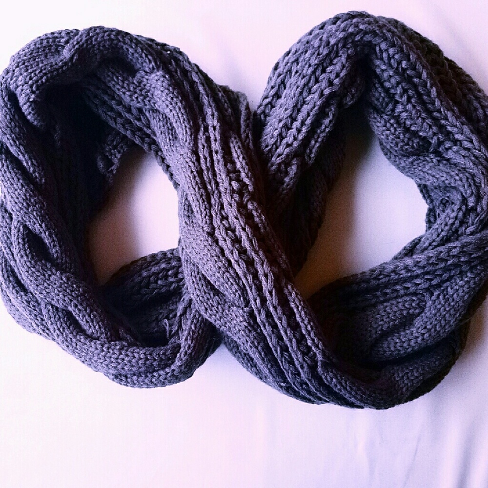🌡SALE🌡Chunky Cable Knit Infinity Scarf - Picture 2 of 3
