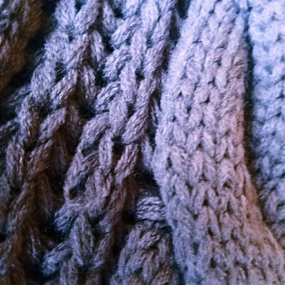 🌡SALE🌡Chunky Cable Knit Infinity Scarf - Picture 3 of 3
