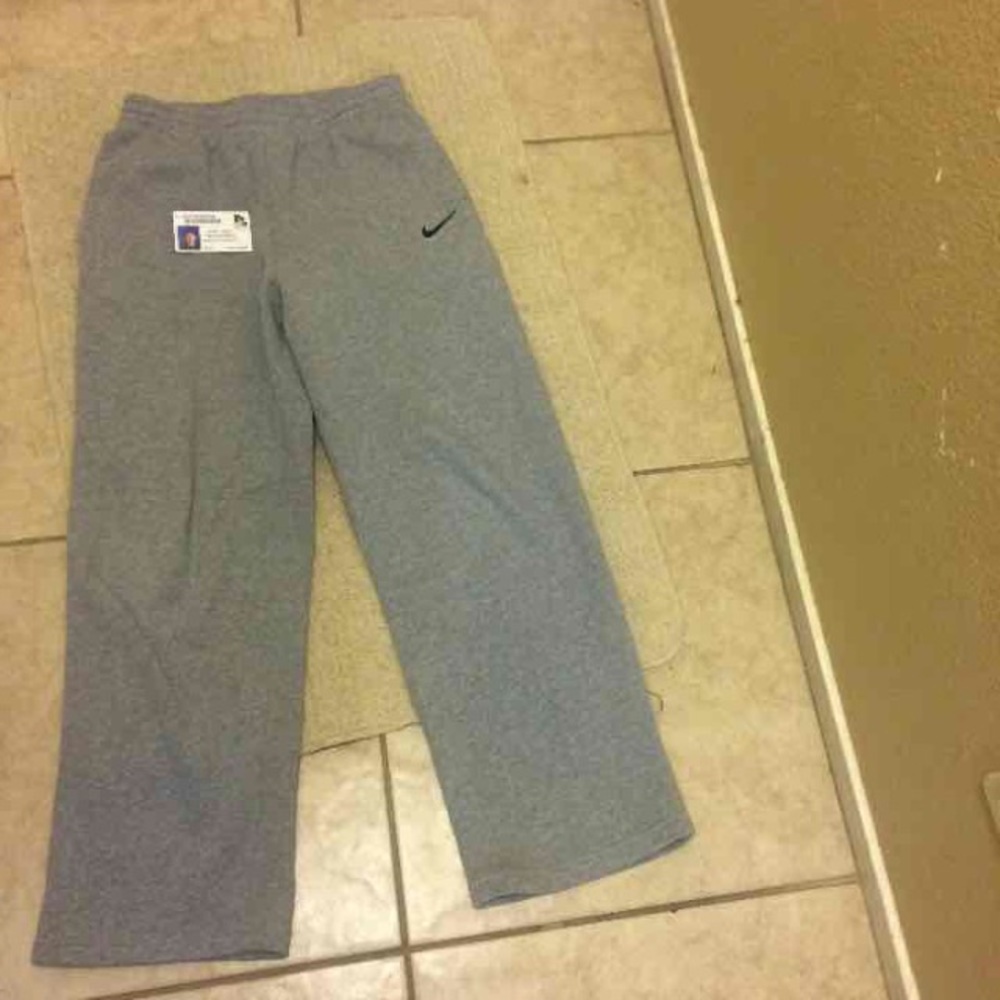 NIKE SWEATS