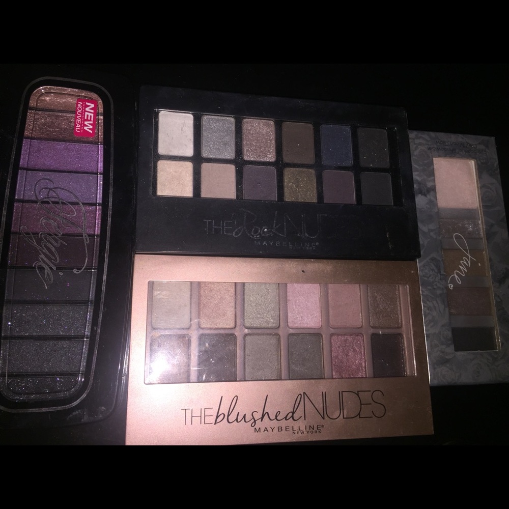 Eyeshadow. Hardly used ♡