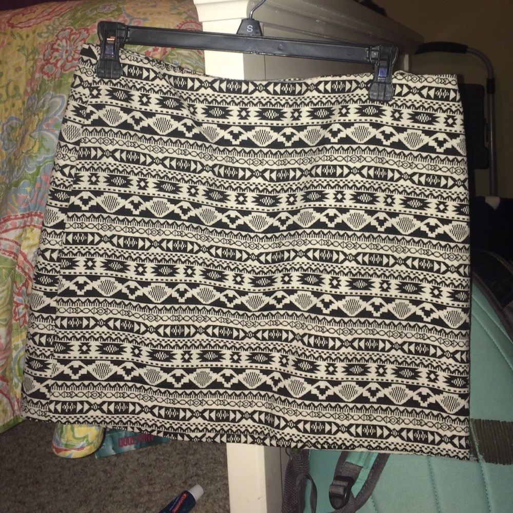 Mid thigh length skirt