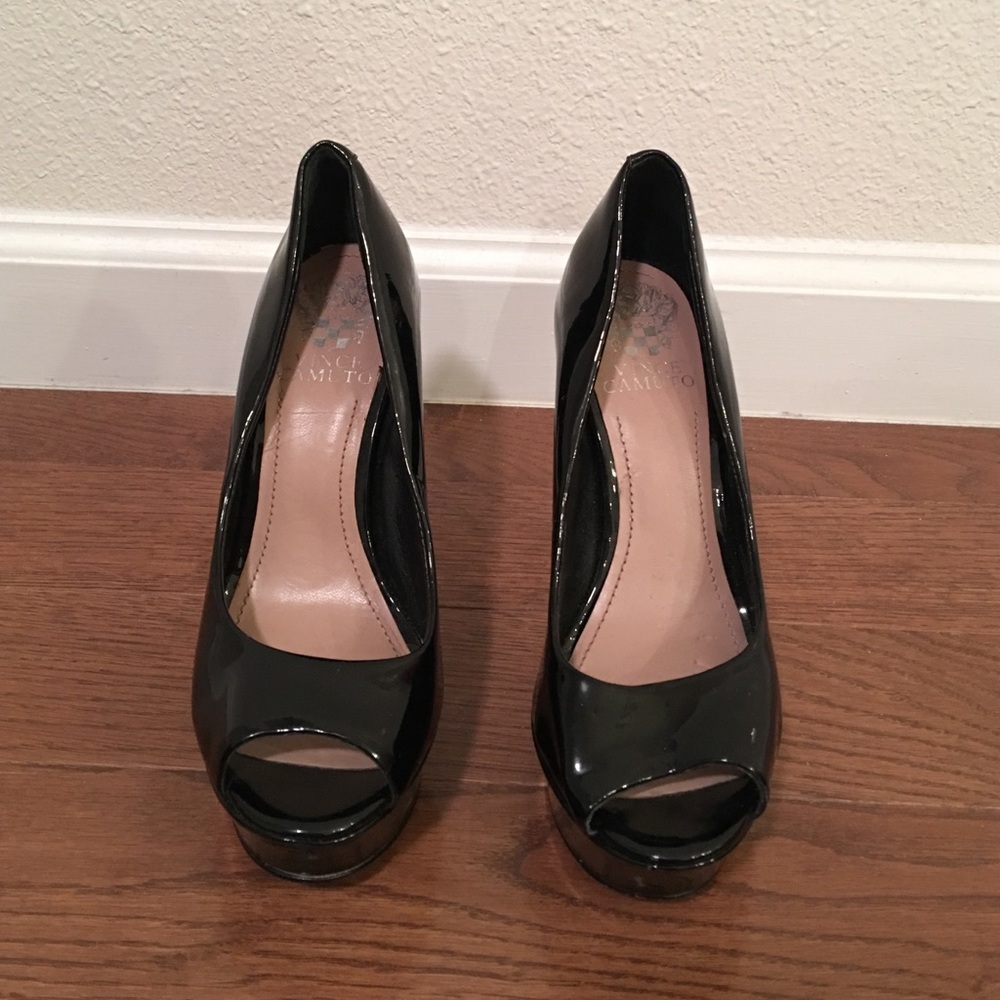 VINCE CAMUTO Lorim Heels - Size 6M