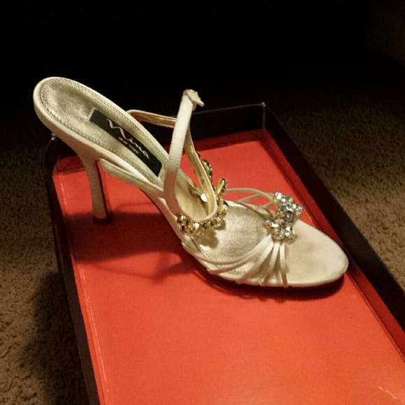 Heels - Picture 2 of 2