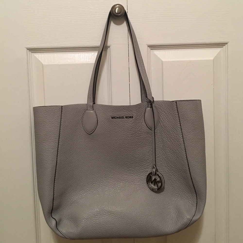 Michael Kors Mae Dove/Lilac reversible tote
