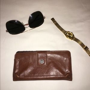 On SALE!! Relic wallet 🤗