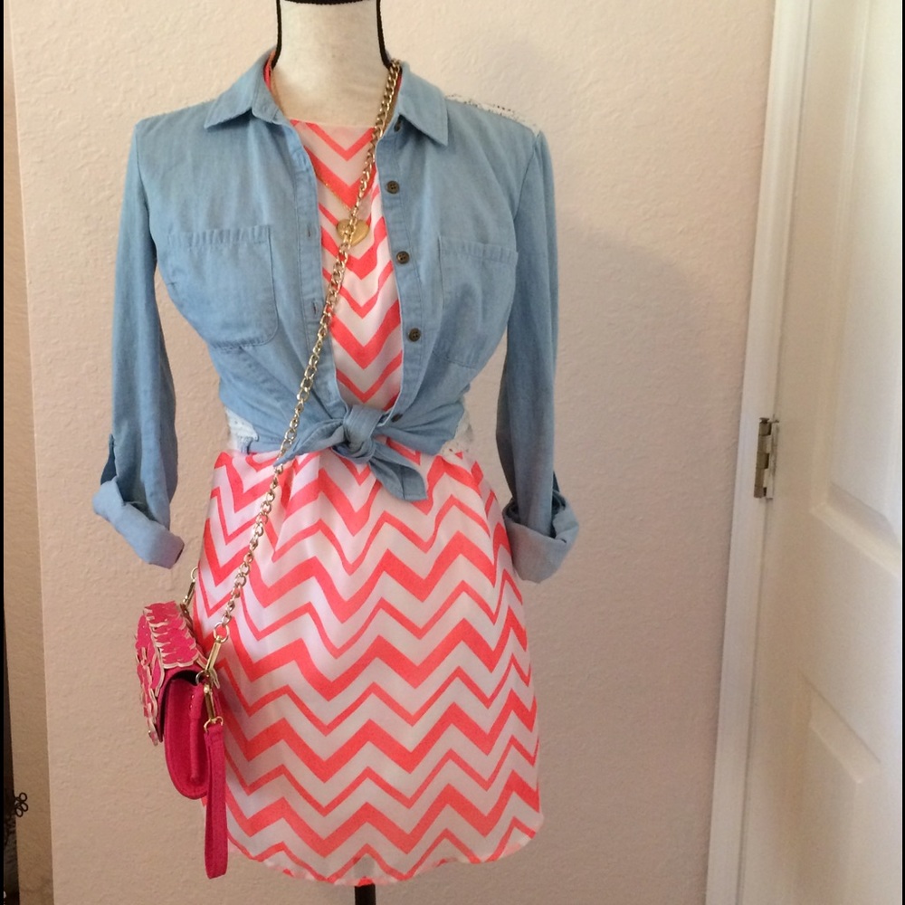 ❗SOLD❗Charlotte Russe Chevron Shift Dress - Picture 1 of 4