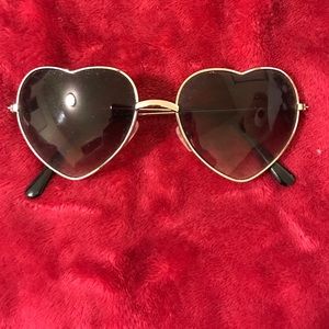 HEART SHAPED SUNGLASSES