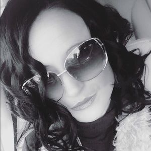 Meet your Posher, Angie