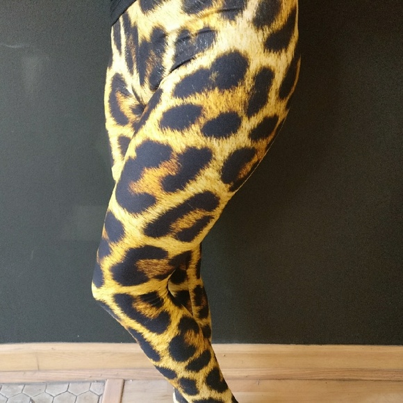 Leggings Leopard Print One Size Buttery & Soft! - Picture 6 of 7