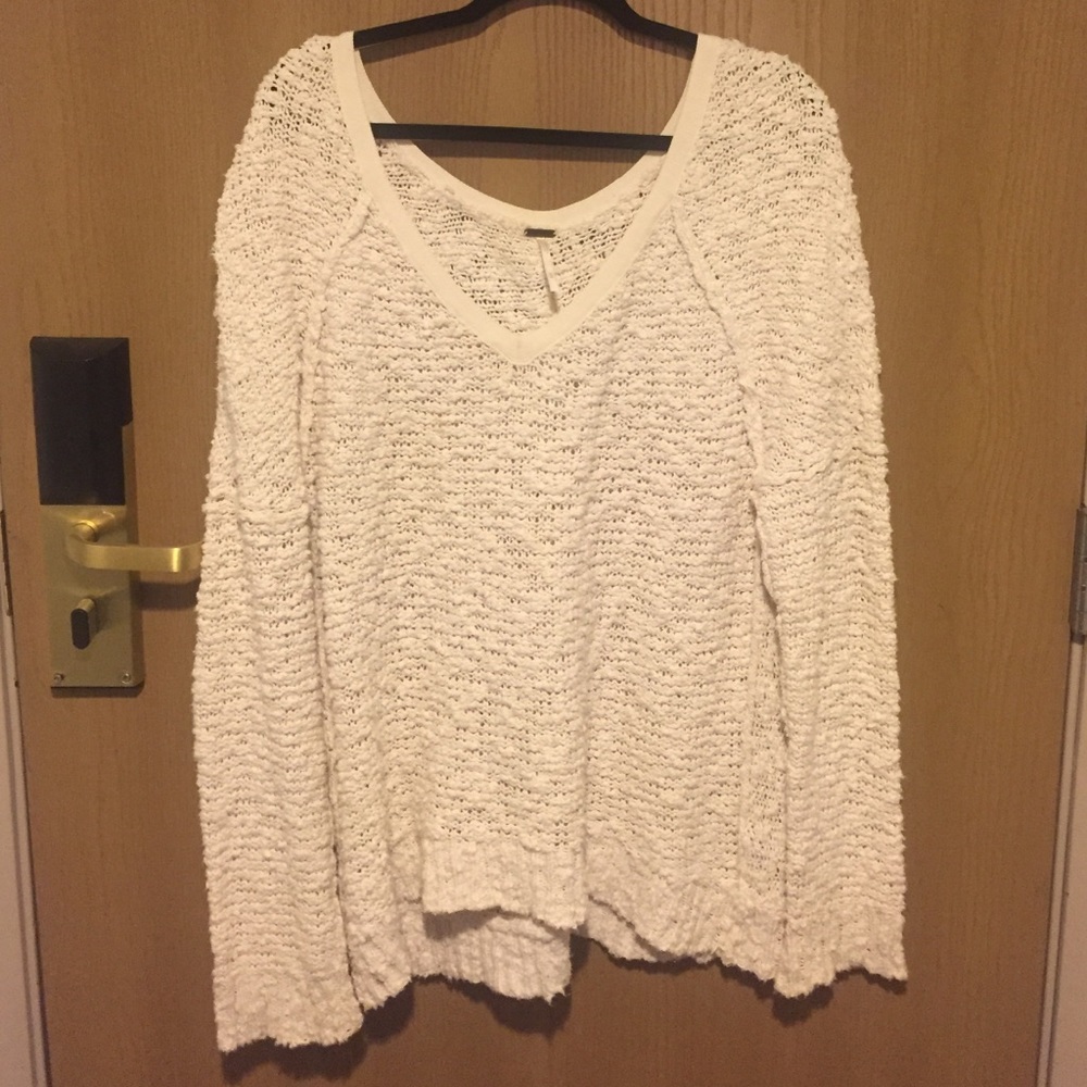 FREE PEOPLE White over sized sweater