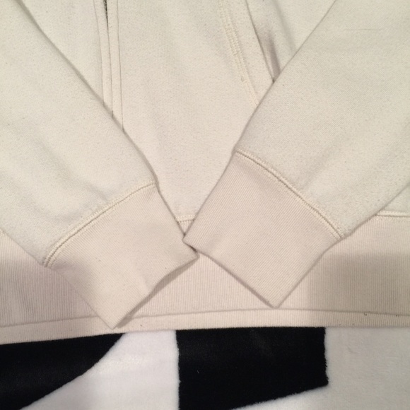 HTF Small Leopard Zip - Picture 3 of 3