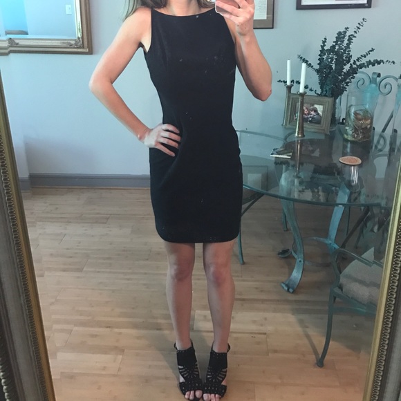 Black dress - Picture 3 of 5