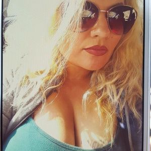 Meet your Posher, Teresa