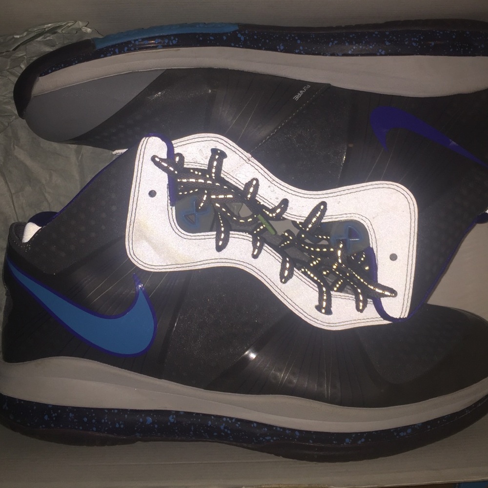 Lebron 8 V2