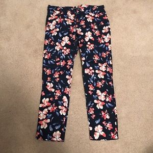 Cropped flowered slack pants
