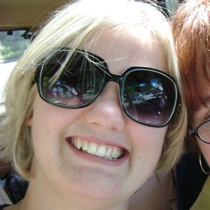 Meet your Posher, Hayley