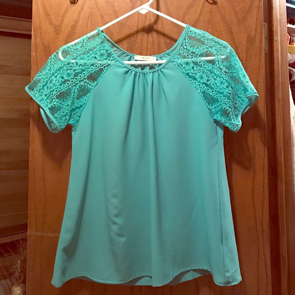 Le Lis Lace Top from Stitch Fix Sz. XS