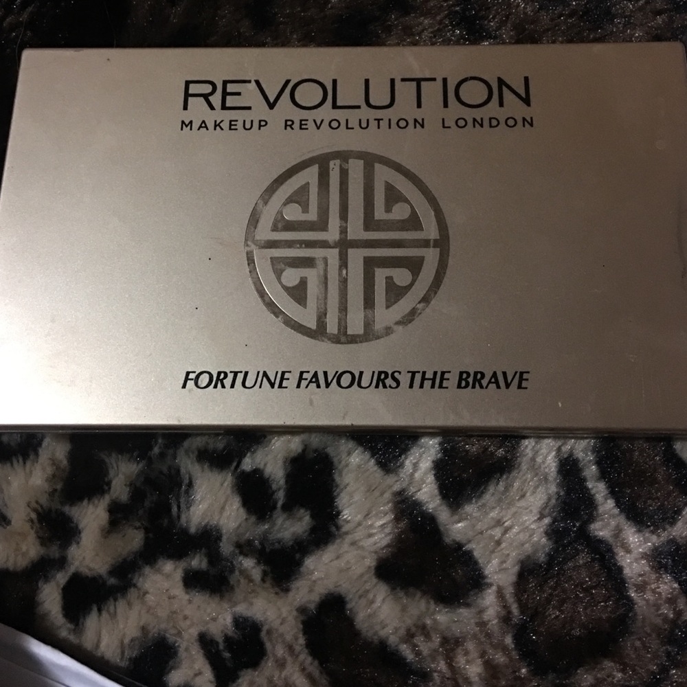 Revolution palette