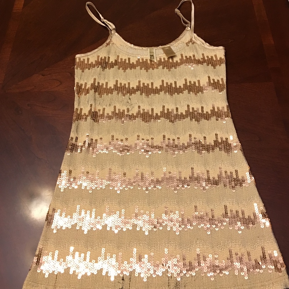 💛BKE Gold Sequin💛Tank Size Small - Picture 1 of 4