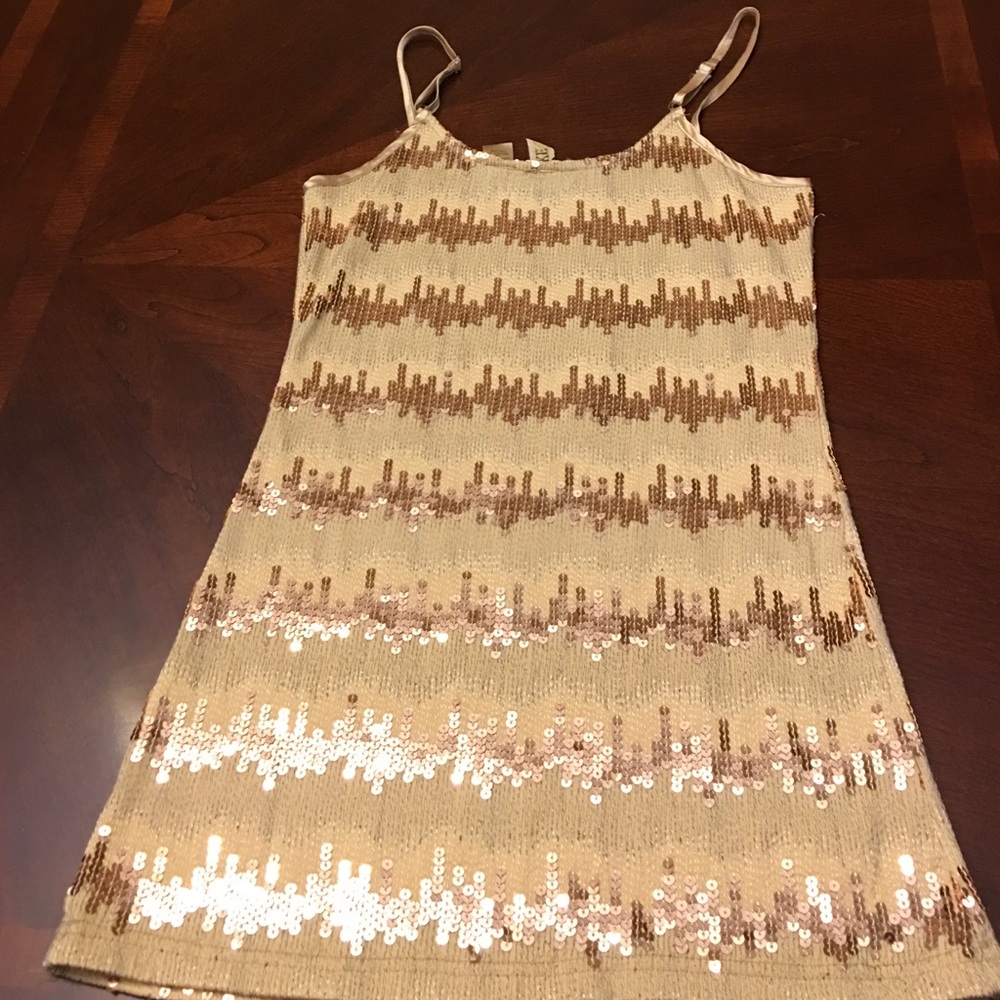 💛BKE Gold Sequin💛Tank Size Small - Picture 3 of 4