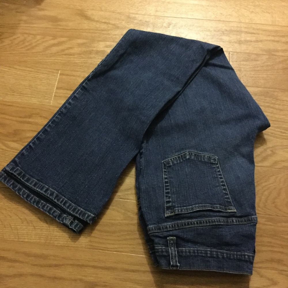 FREE $5item w/ sale of Size 10 A, Bootcut.