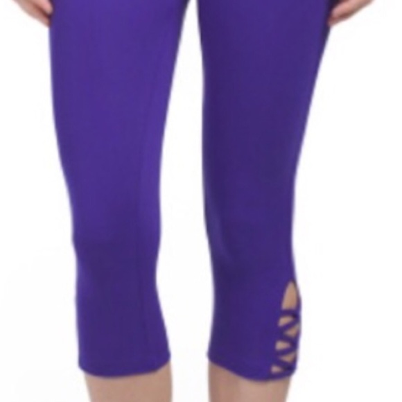 {Marika Balance Collection} Strappy Workout Capri - Picture 4 of 4