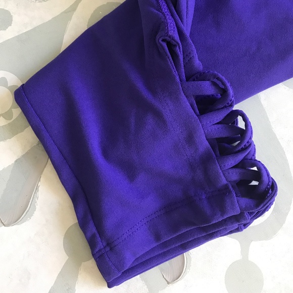 {Marika Balance Collection} Strappy Workout Capri - Picture 2 of 4