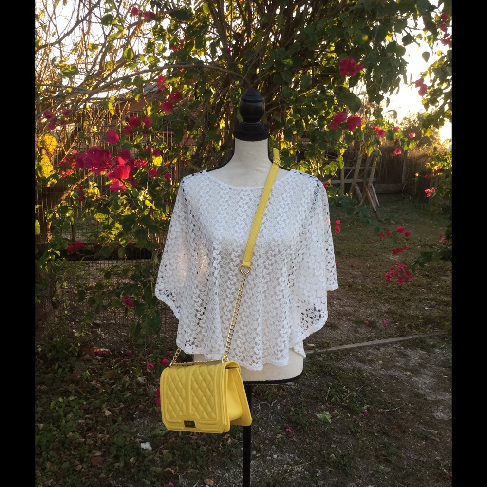 ❗SOLD❗🎉HP🎉Lavish White Crochet Poncho - Picture 3 of 4