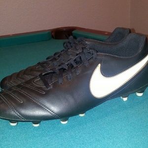Nike Tiempo 5's