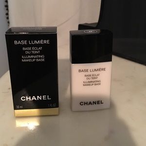 Chanel base lumiere illuminated makeup base