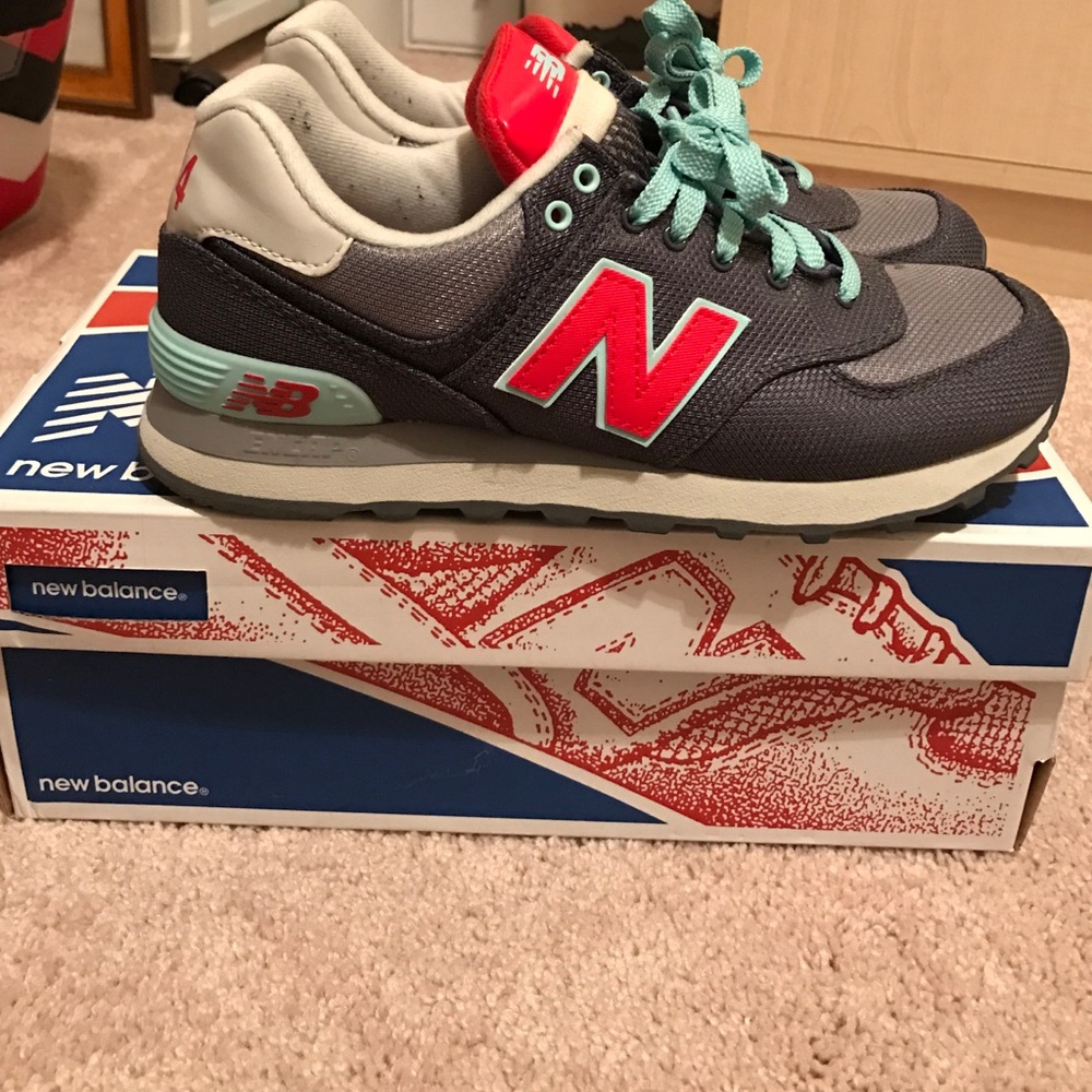 NEW BALANCE WOMENS SHOES