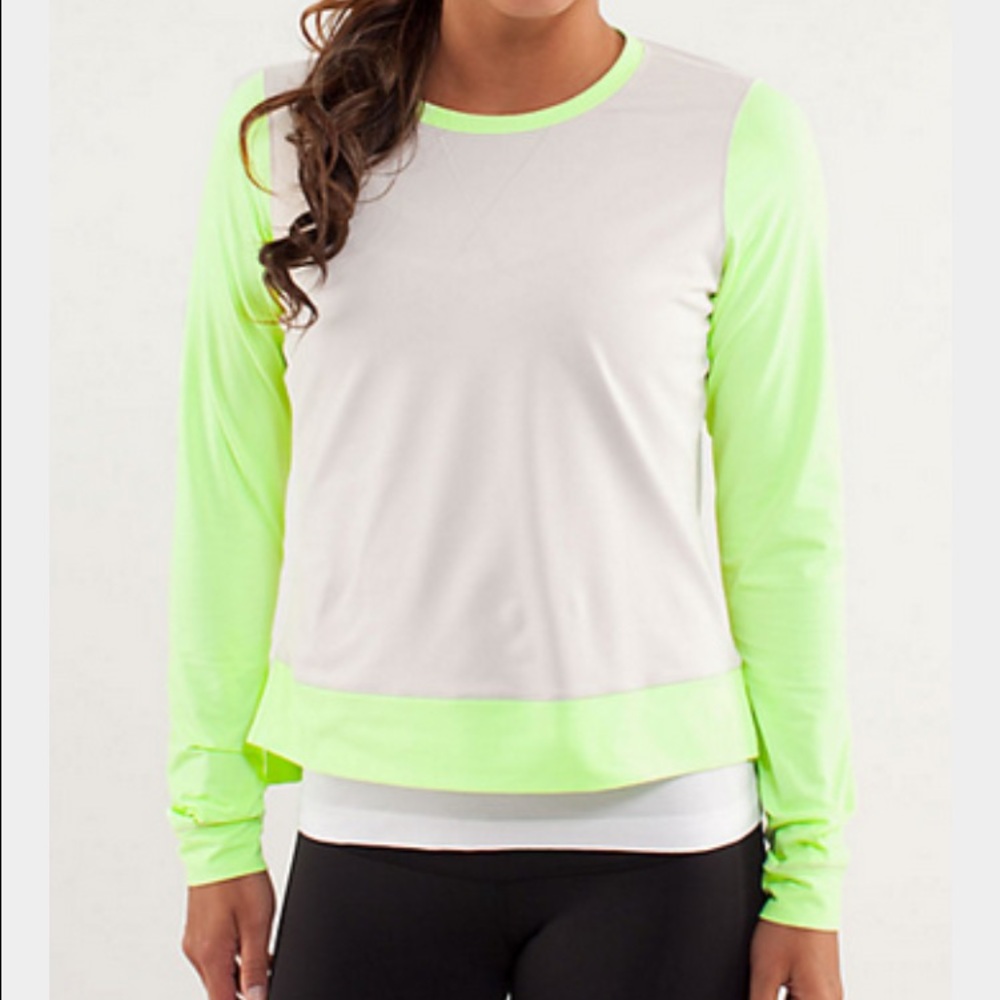 Lululemon warm up crew!