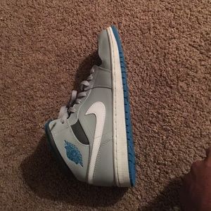 Jordan retro 1s