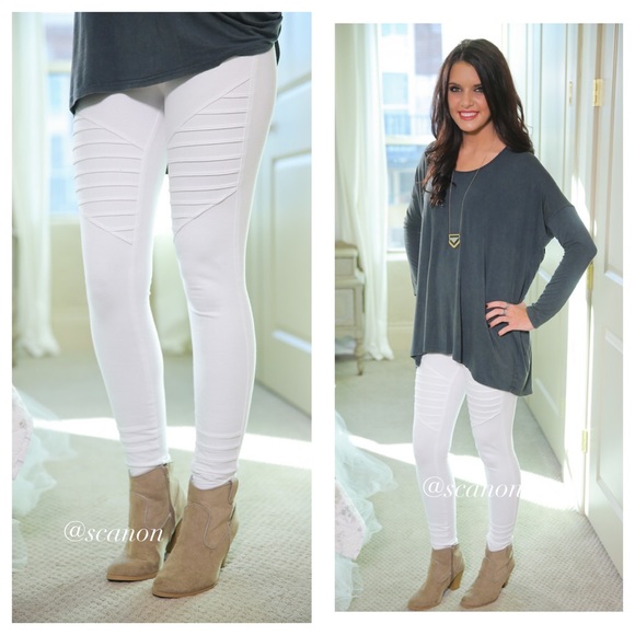 ✨RESTOCKED✨White Moto Jeggings - Picture 2 of 4
