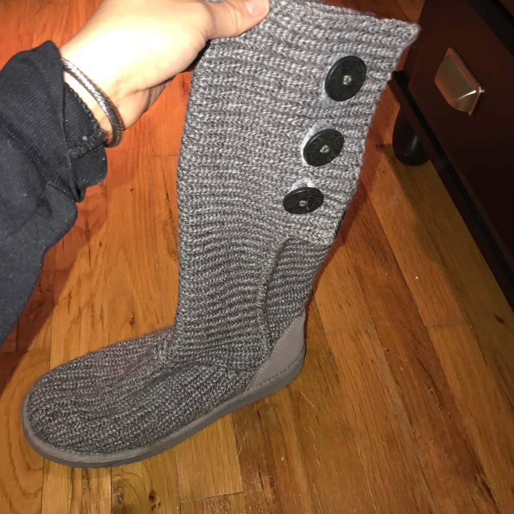 Uggs. Grey. Size 8 but run a little big!