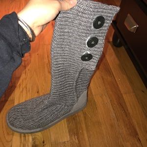Uggs. Grey. Size 8 but run a little big!