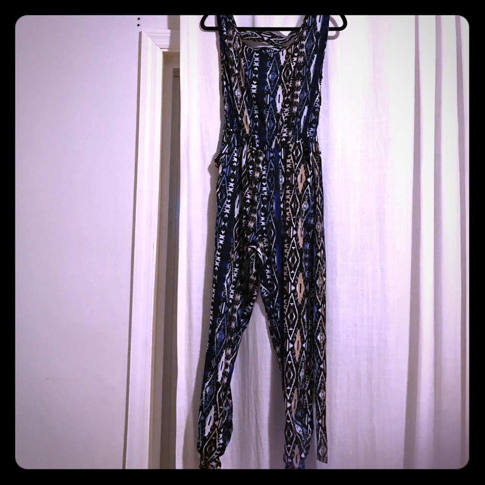 💎 LIKE NEW PATTERN JUMPSUIT 💎