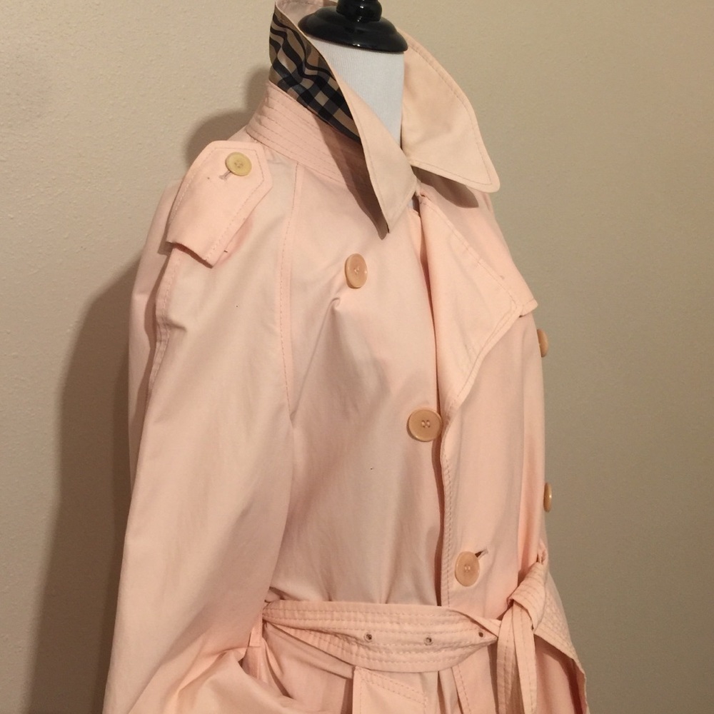 SALE ❤️BURBERRY vintage perfect pink trench❤️