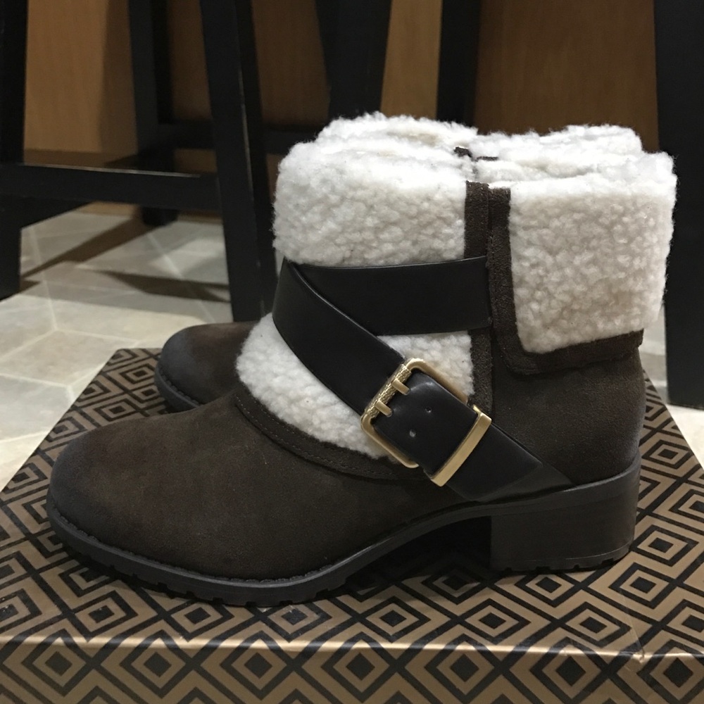Brown suede Sherpa booties NWT