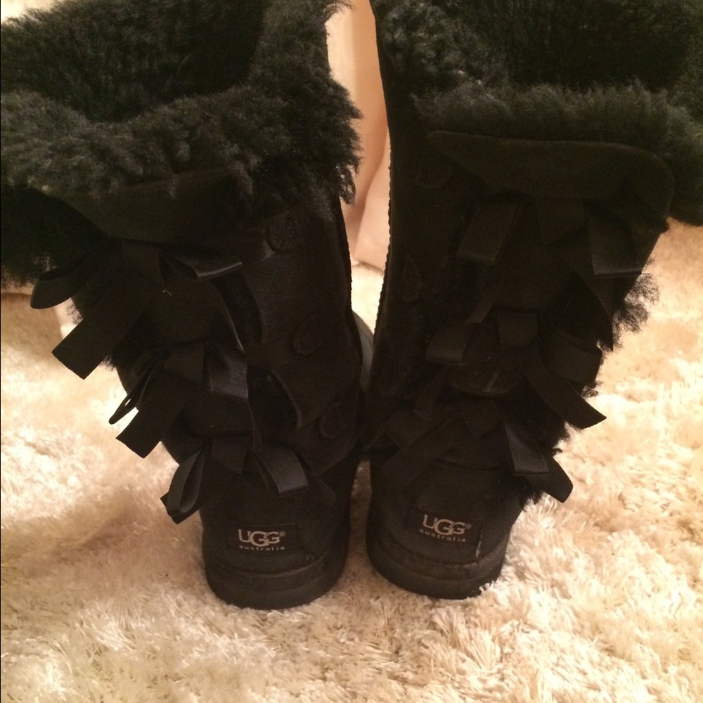 Black bow ugg boots