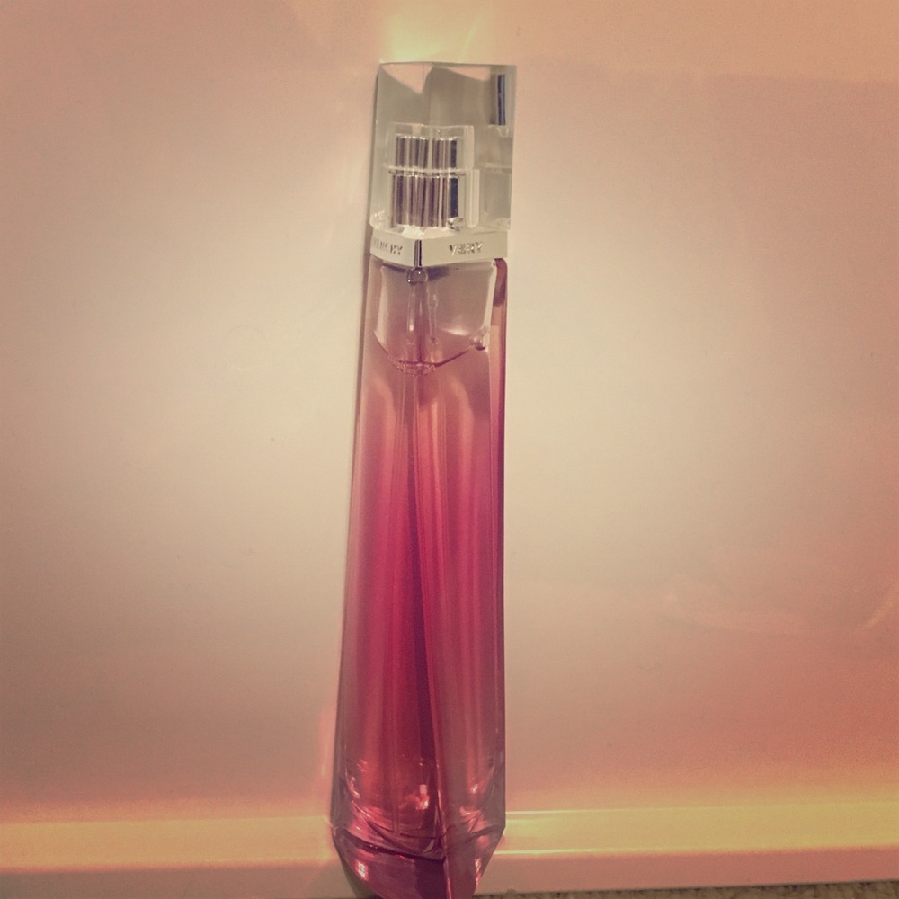 Givenchy Very Irresistable Perfume