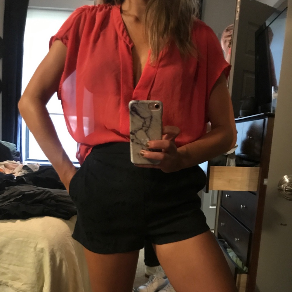 Red blouse - Picture 4 of 5