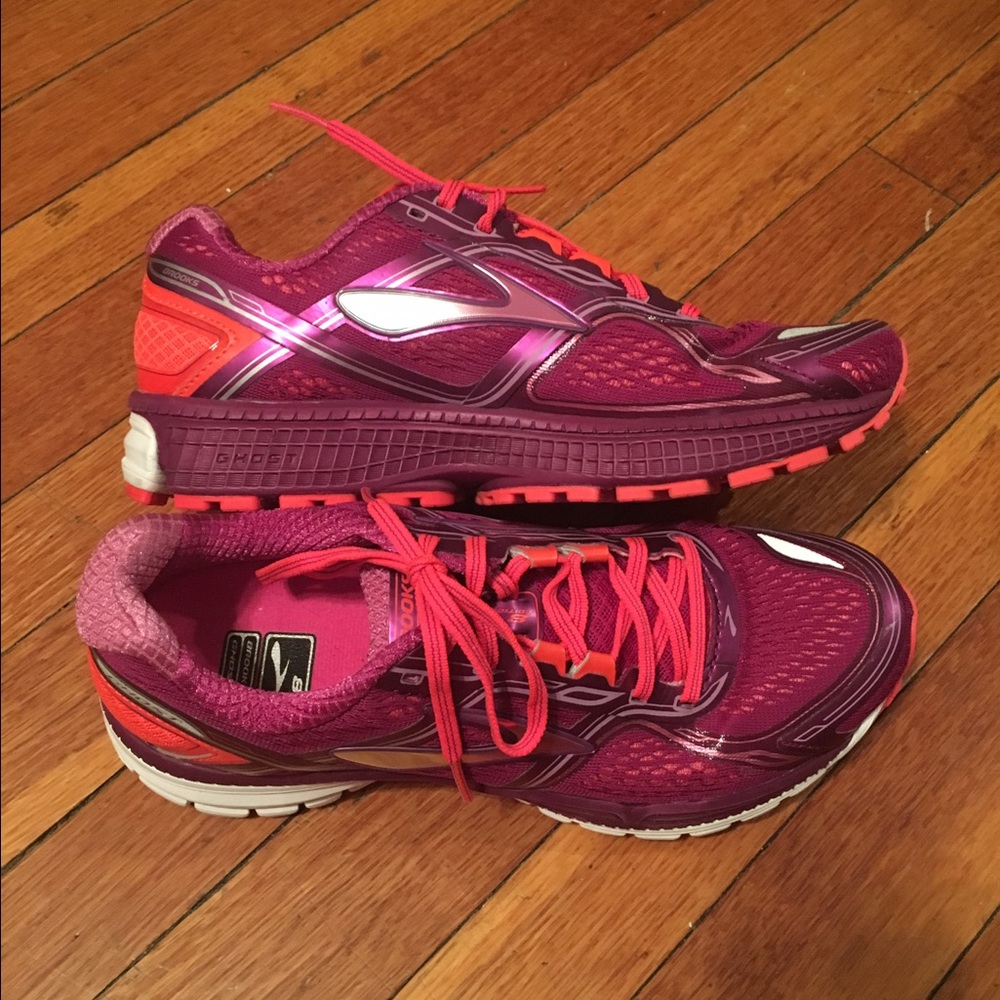 BROOKS GHOST 8th EDITION