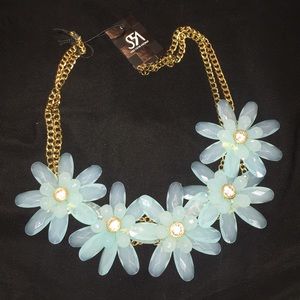NWT Light blue flower necklace