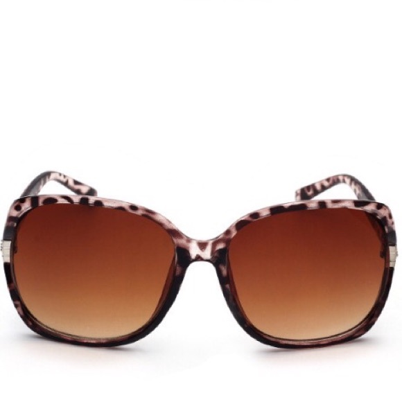 Women Leopard Print Sunglasses with Rhinestone - Picture 4 of 4