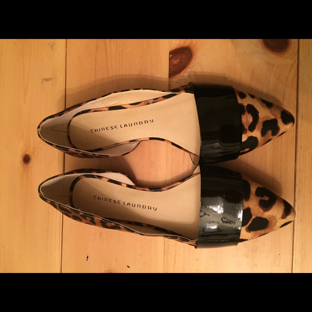 Chinese Laundry Leopard Flats, size 8