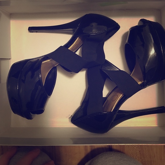 Jessica Simpson Shoes - Jessica Simpson Black Pumps