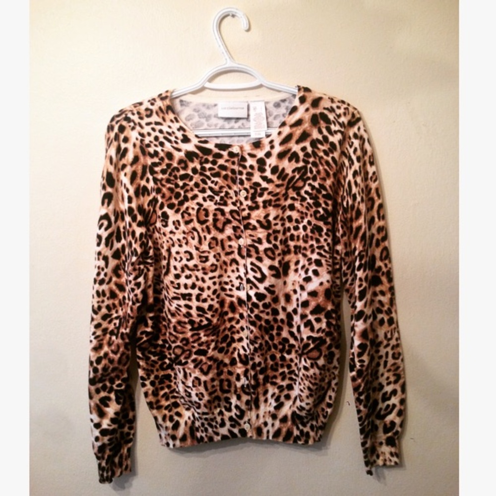 Leopard printed sweater 🐯