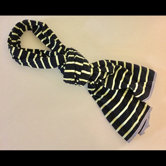 GAP Knit Scarf - Picture 1 of 1